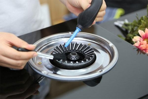 Bếp gas khó đánh lửa phải làm sao? Mẹo kiểm tra trước khi gọi thợ