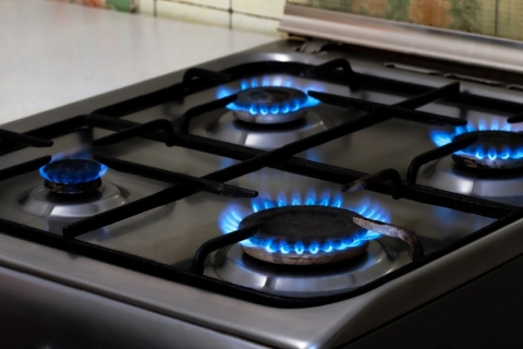 Bếp gas tự tắt lửa khi đang nấu: 7 nguyên nhân thường gặp