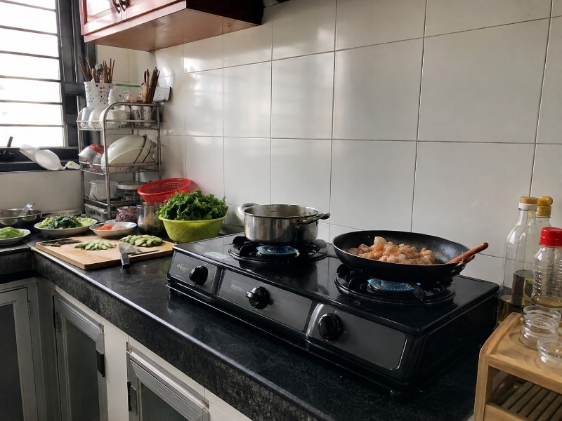bếp gas âm hay dương