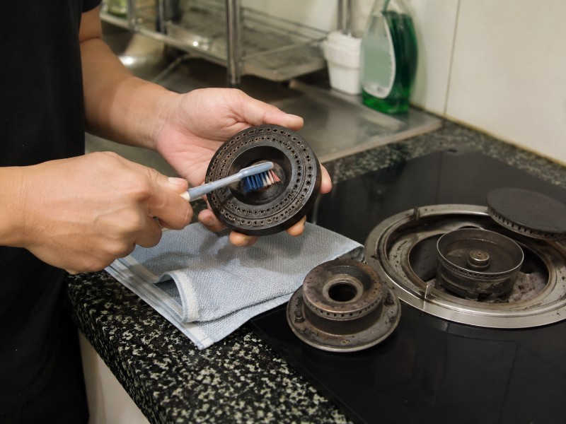 bếp gas cháy lửa đỏ